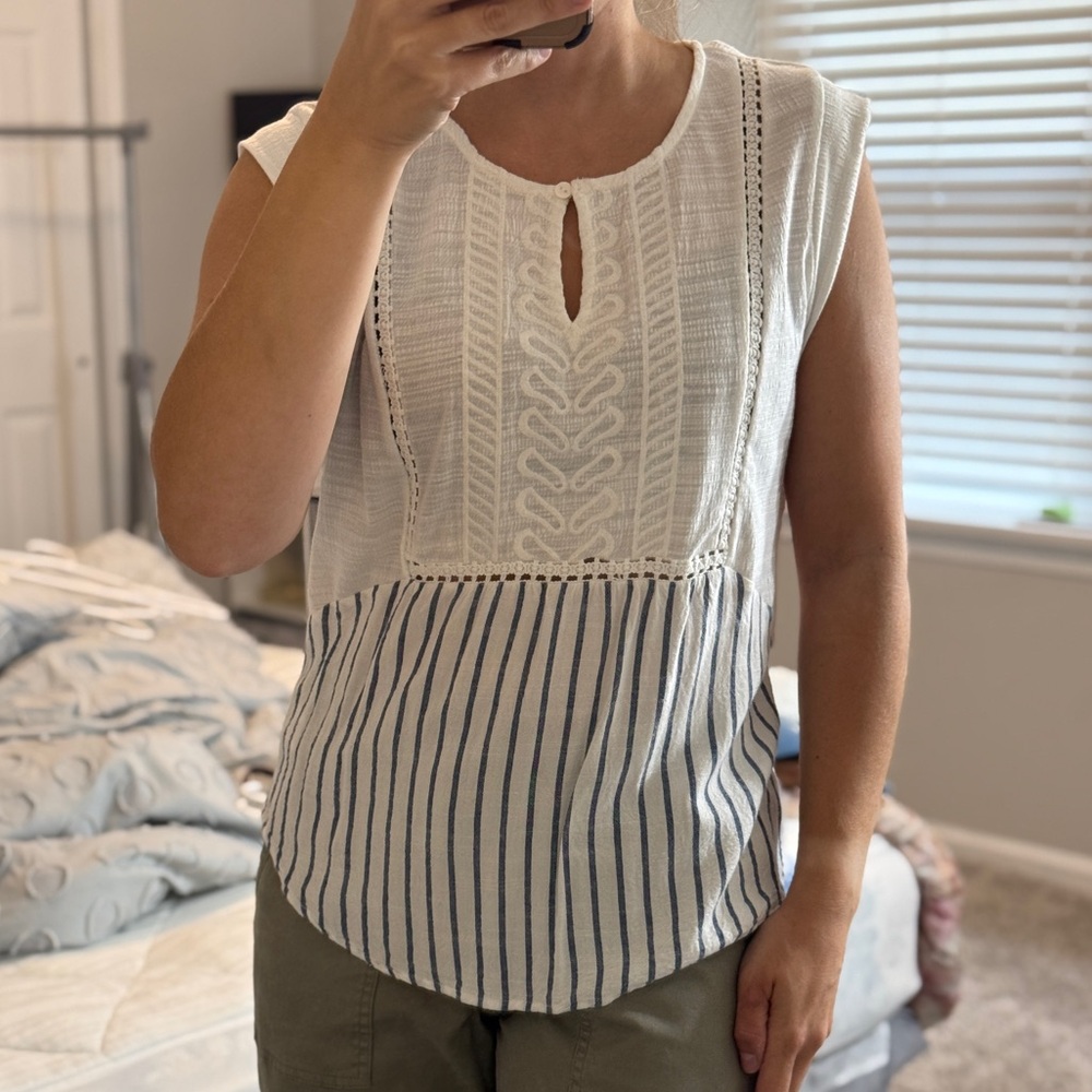 Sleeveless White and Blue Striped Top | Size S